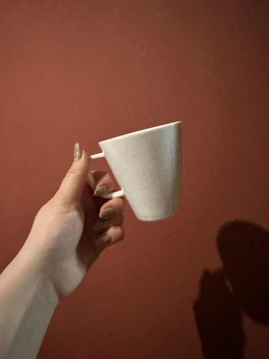 Kubek biały mały DUKA trójkątny mały na kawę