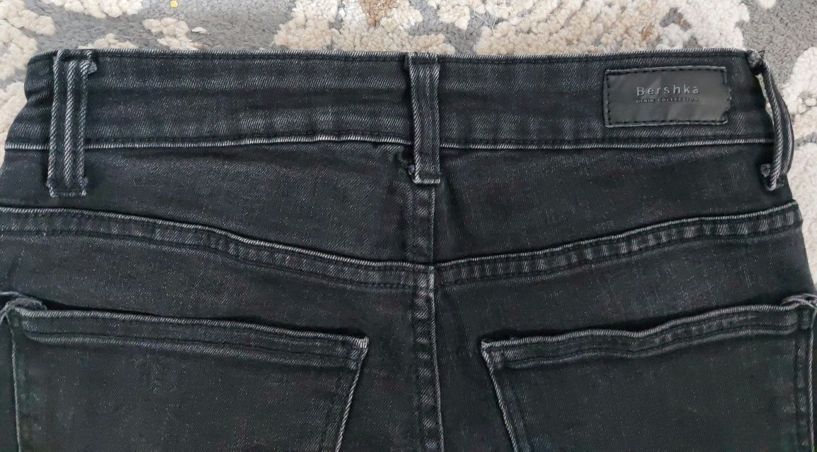 Spodnie jeansy Bershka