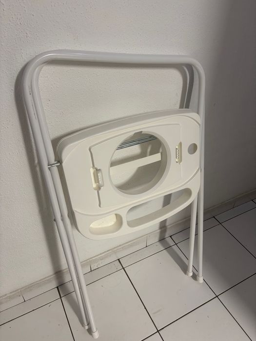 Banheira (e balde) para banho de bébé com suporte único (como novo)