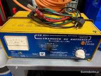 Carregador de Baterias - 12/24V - 25A - interruptor de tensão