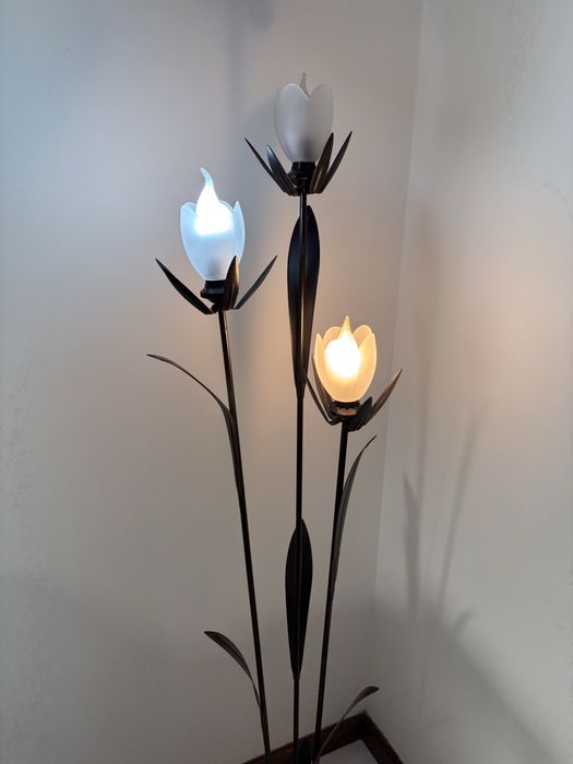 Candeeiro de pe trabalhado