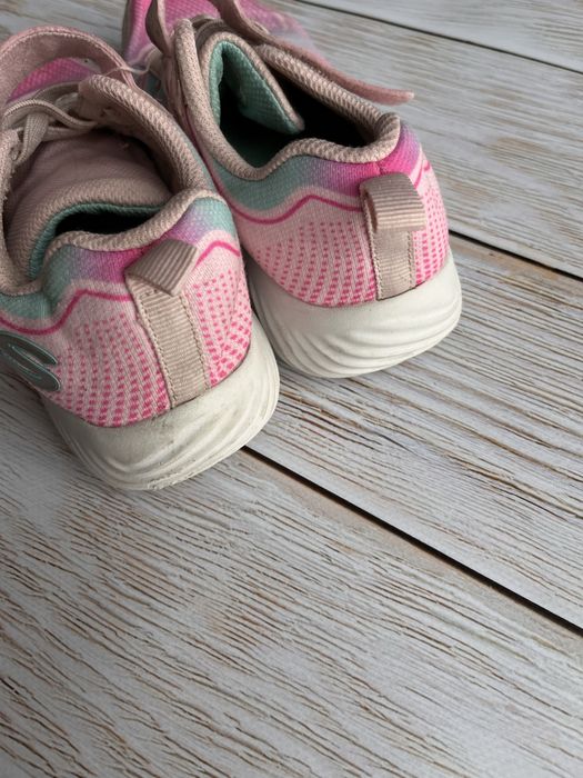 Кросівку на дівчинку Sketchers 32р