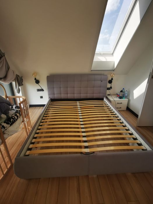 Łóżko z pojemnikiem na pościel 160