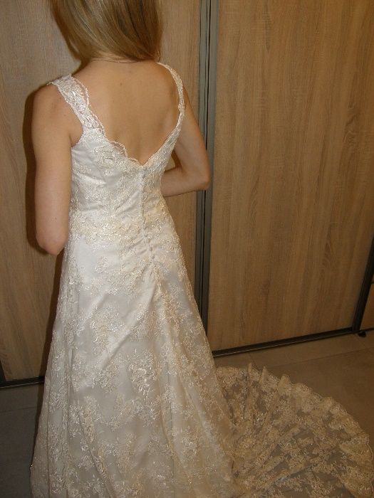 Koronkowa suknia ślubna stan idealny kolor jasny ecru rozmiar 38 Agnes