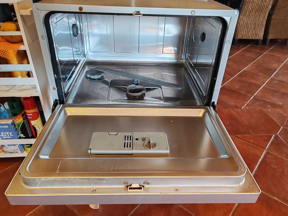Máquina de lavar louça Becken de bancada.