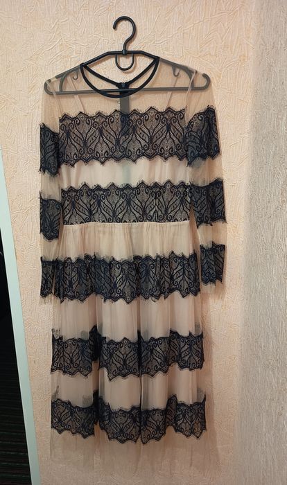 Продам жіночу святкову сукню