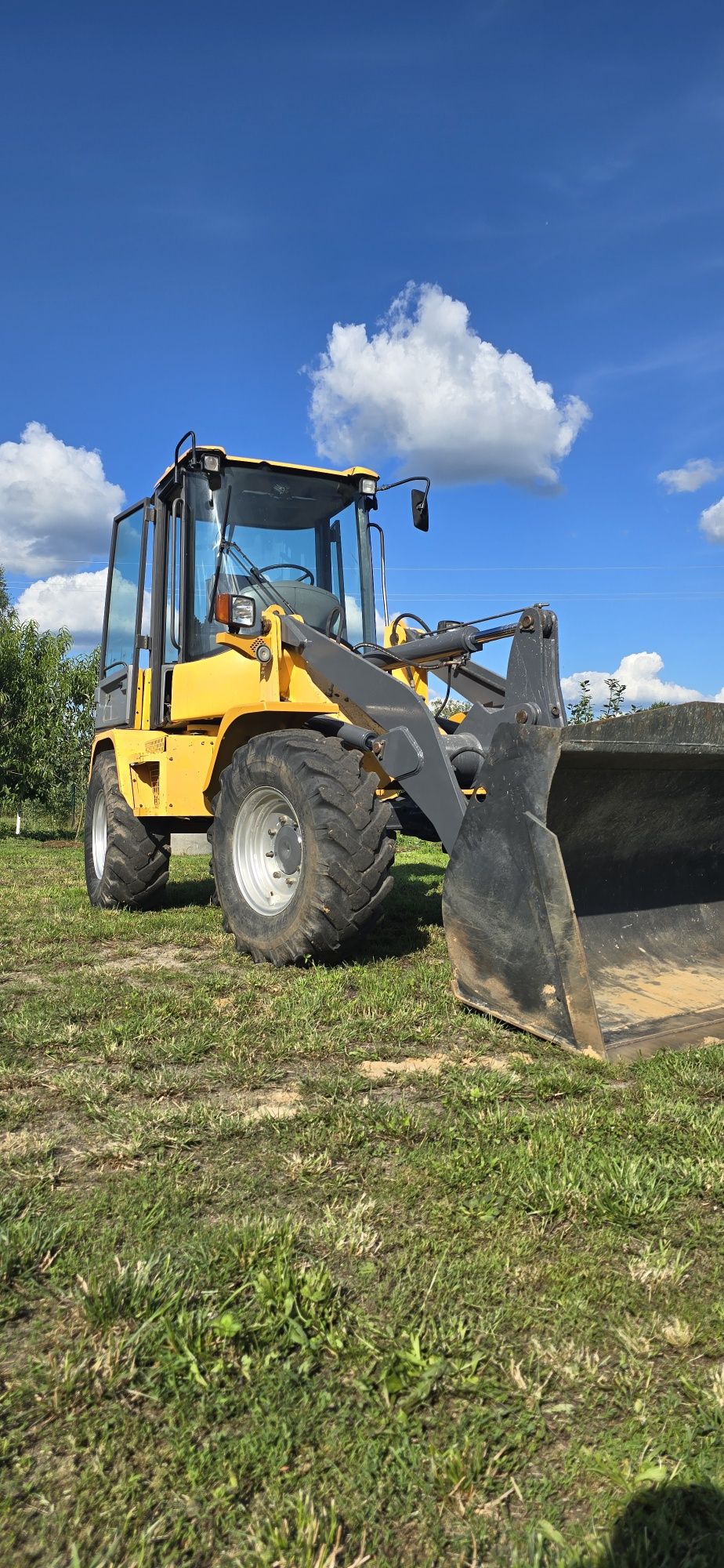 Фронтальний навантажувач Volvo L30