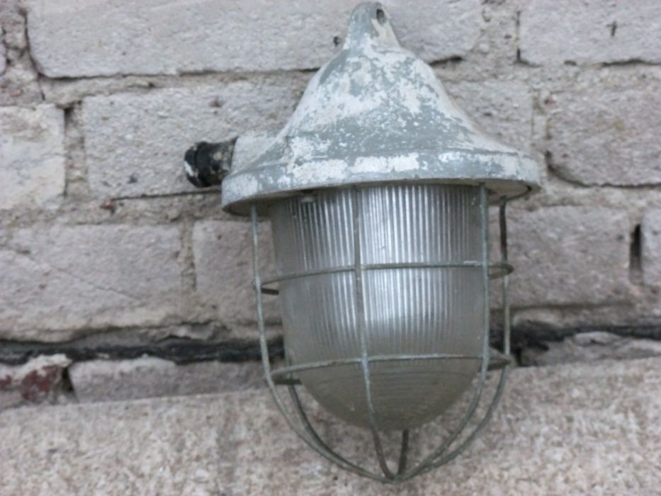 Lampa kanałowa okres PRL