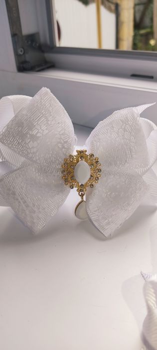 Білі бантики ручної роботи.Пишні бантики, на гумці,на заколці Шкільні