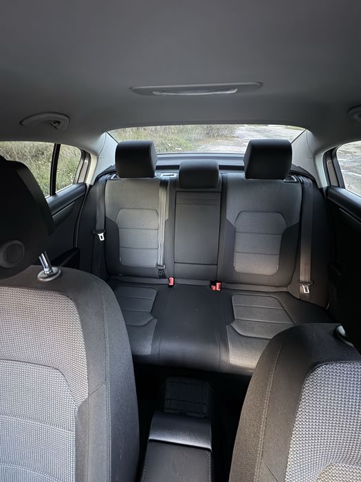 Автомобіль Volkswagen Passat 2013