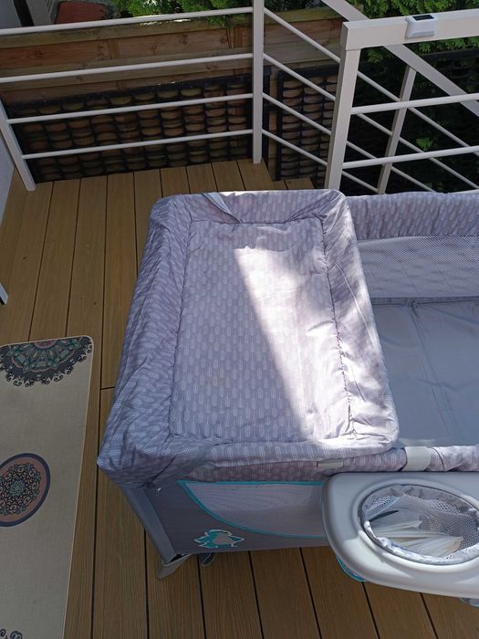 Łóżeczko turystyczne Kinderkraft Joy z akcesoriami