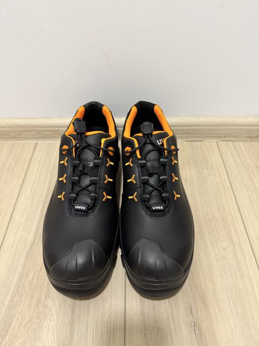 Нове Чоловіче взуття з професійним захистом,доступні й інші розміри