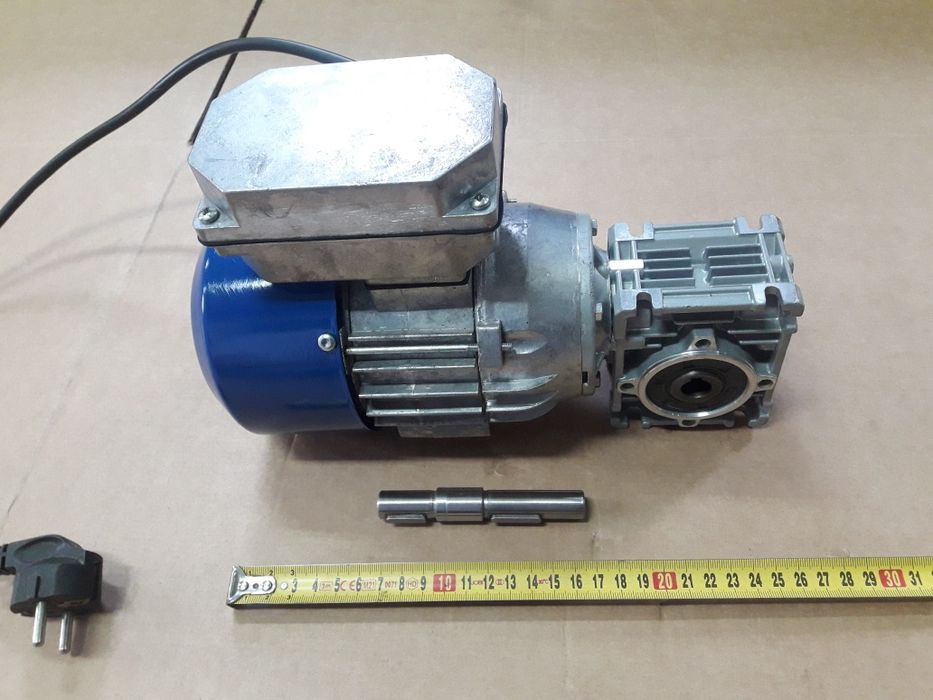 Motoreduktor jednofazowy 230v 45 obrotów  0.09kw
