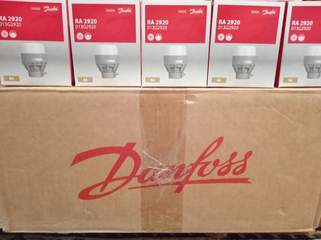 Термоголовка Danfoss RA 2920 для радіатора