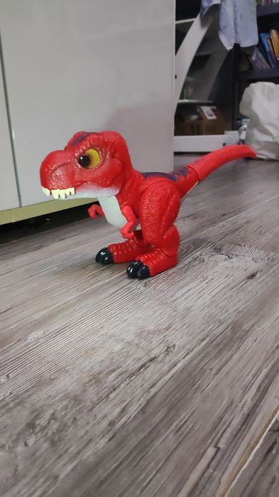 Динозавр інтерактивний