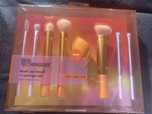 Real Techniques level up brush + sponge set