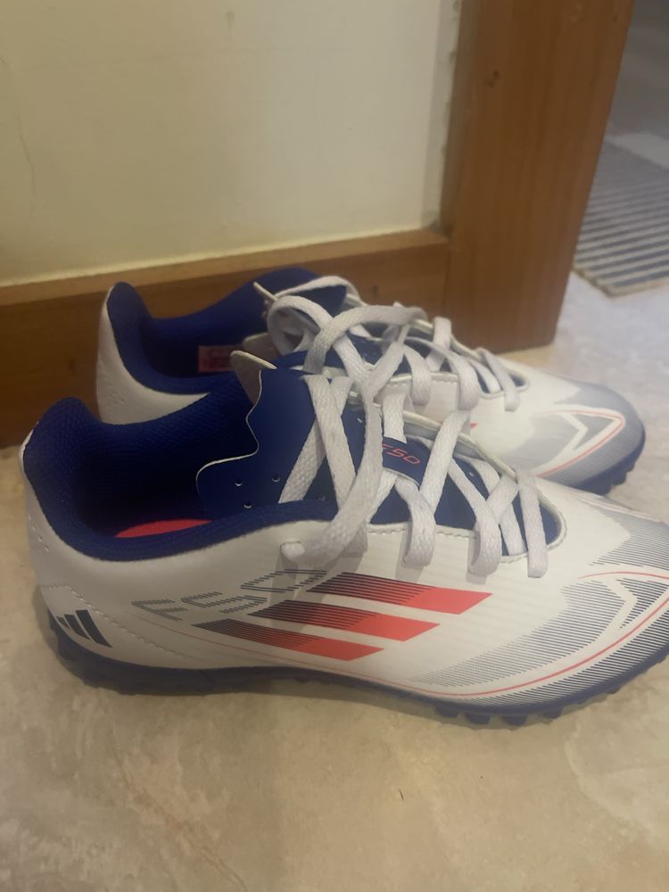 Sapatilha branca Adidas