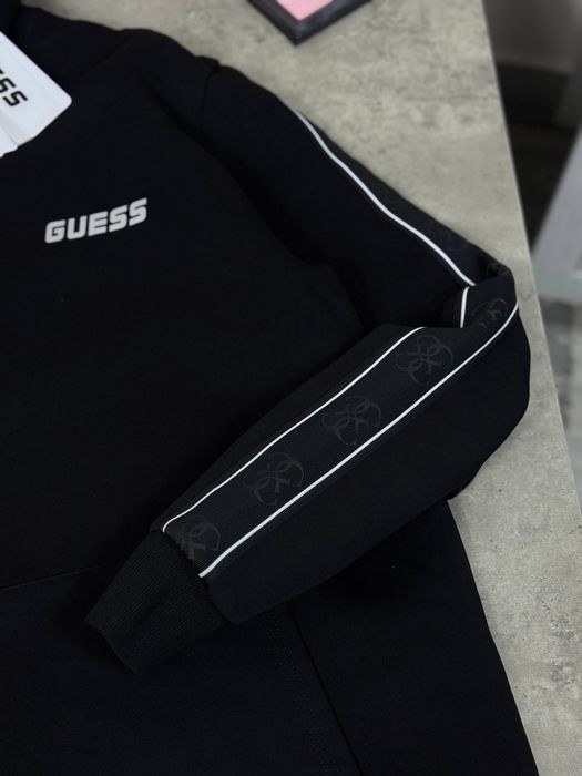 Худі  Guess з лампасами.