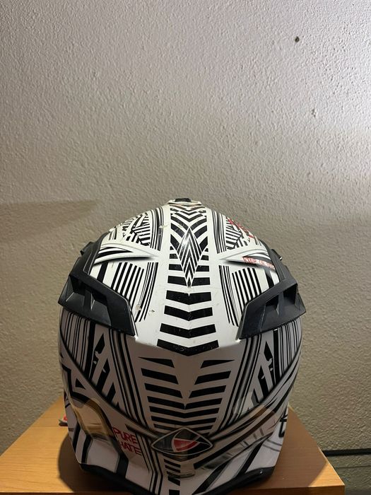 Capacete de mota AIROH