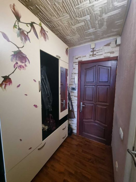 Продам 1 кім кв. вул. Копилівська  10 а на Куренівці
