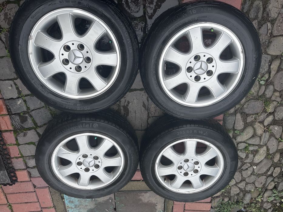 Продам титани з резиною 205-60- р16