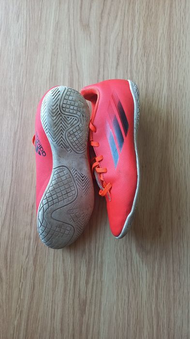 Chuteiras vermelhas adidas