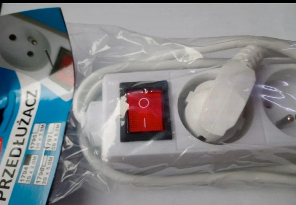 Przedłużacz kabel listwa zasilająca biały włącznik wyłącznik 1.5m 3gni