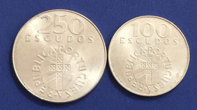 Lote 2 moedas: 100 e 250 escudos - 25 Abril 1974 - prata