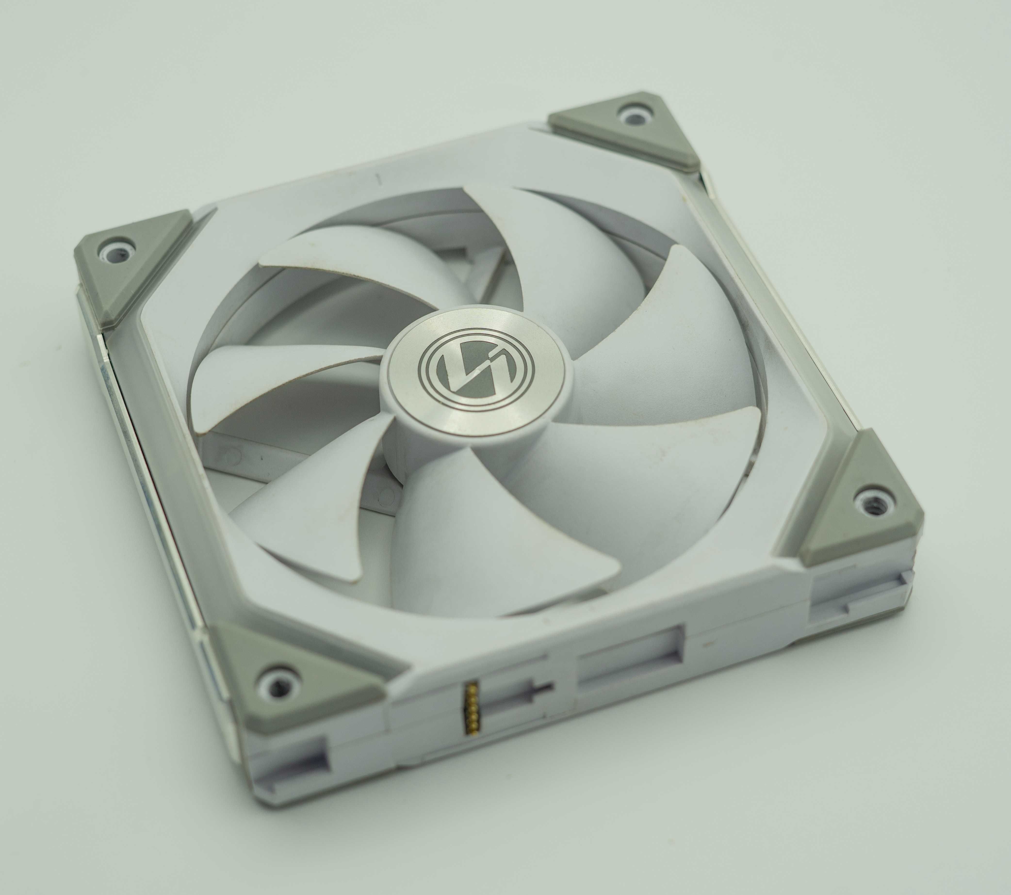 Кулери Lian Li Uni Fan SL-120 V1 (3 штуки)
