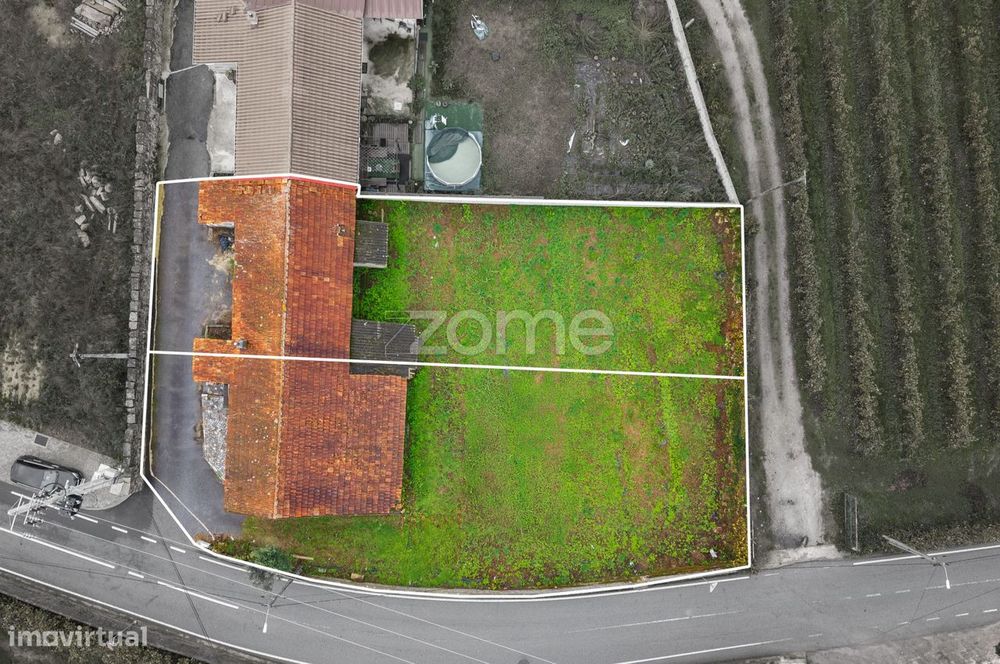 Moradia Térrea T2 com Projeto Aprovado e Espaço Exterior Generoso