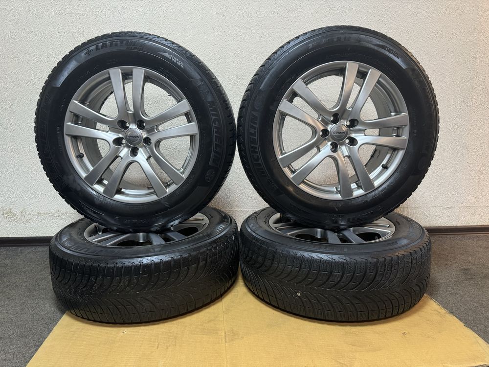 Комплект дисків с резиною 235/65R18 Nissan