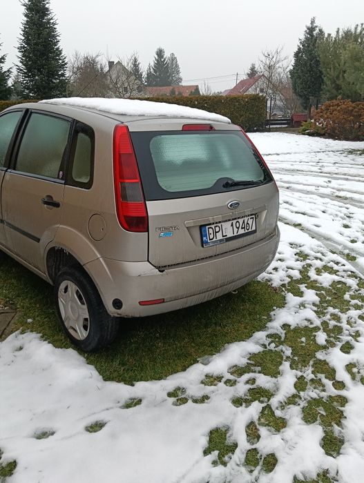 Sprzedam ford fiesta uszkodzony
