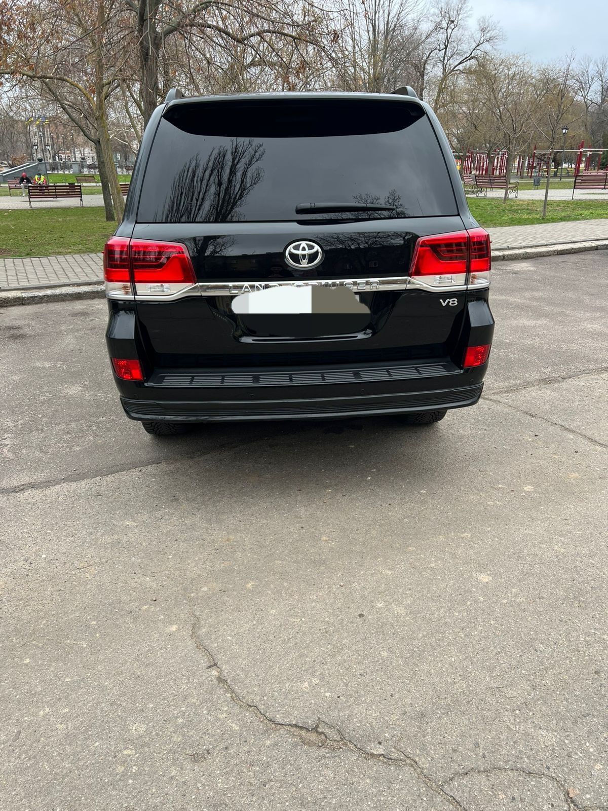 Продам Toyota land cruiser 200