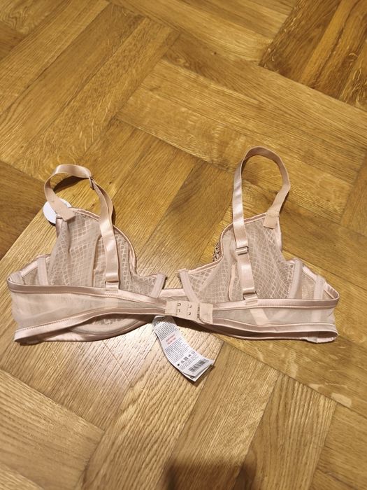 Nowy biustonosz Sinsay L 38B