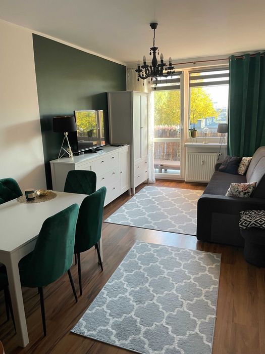 Wynajmę mieszkanie 2-pokojowe z dużym balkonem i CO miejskim!