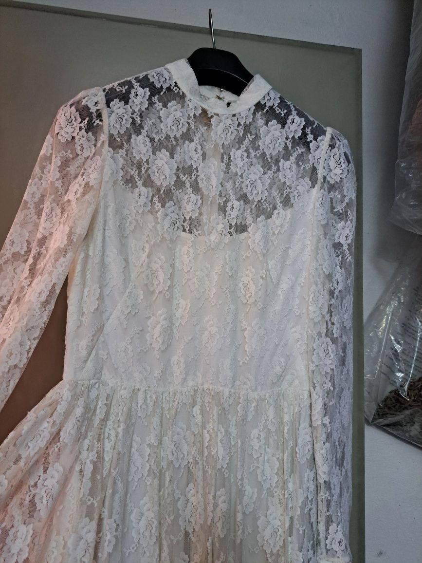 50€ Vestido de noiva de renda branco