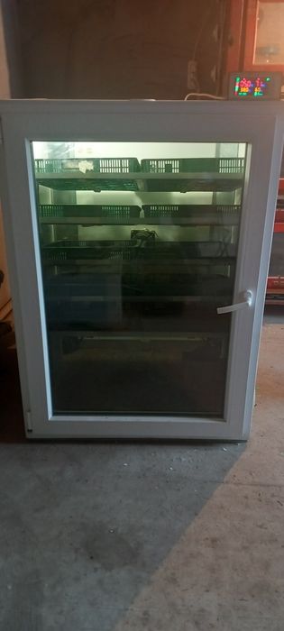 Інкубатор професійний