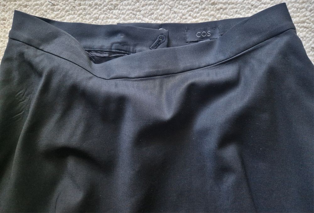 Wełniana spódnica COS roz. 38