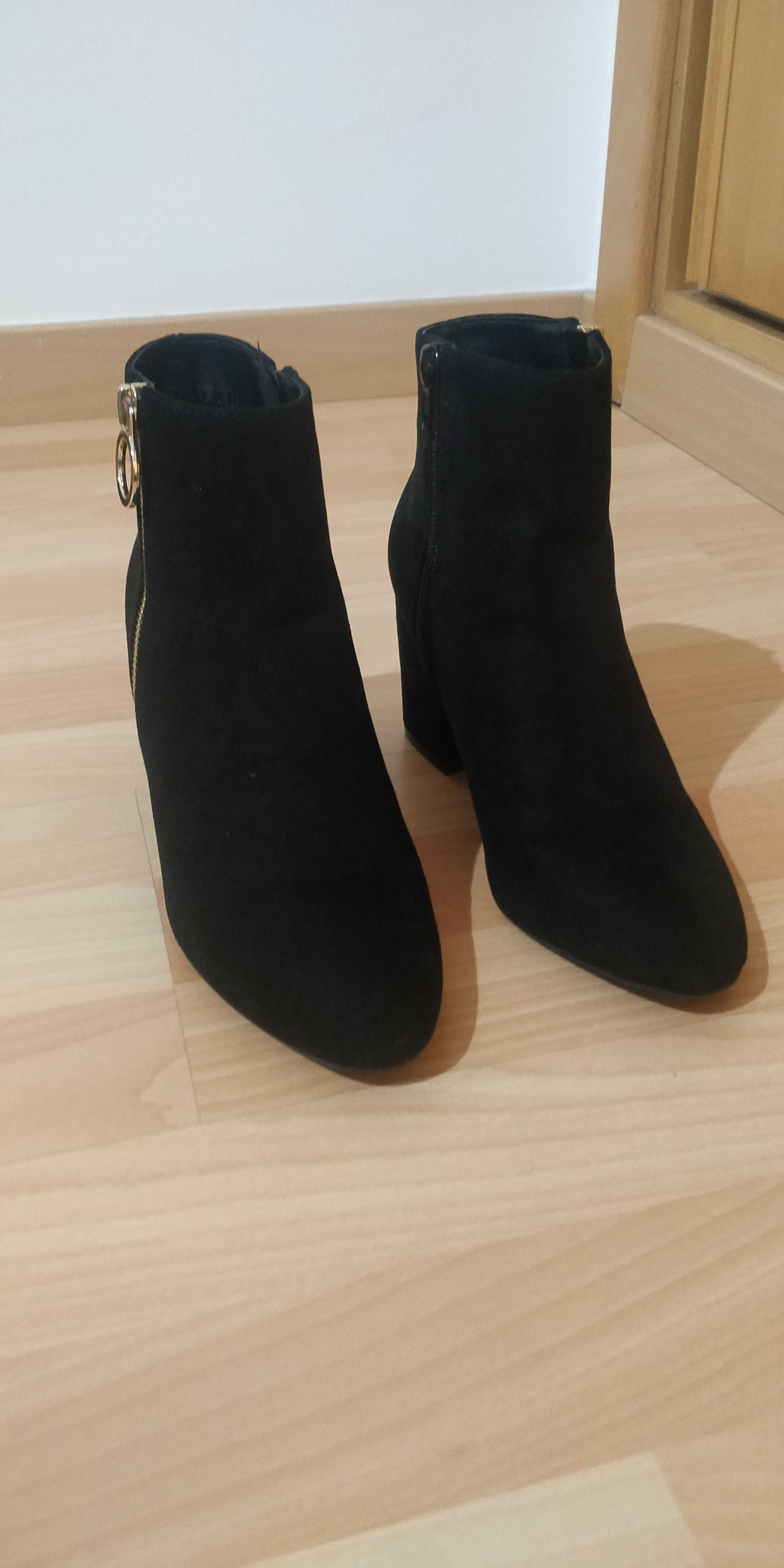 Botins pretos 36