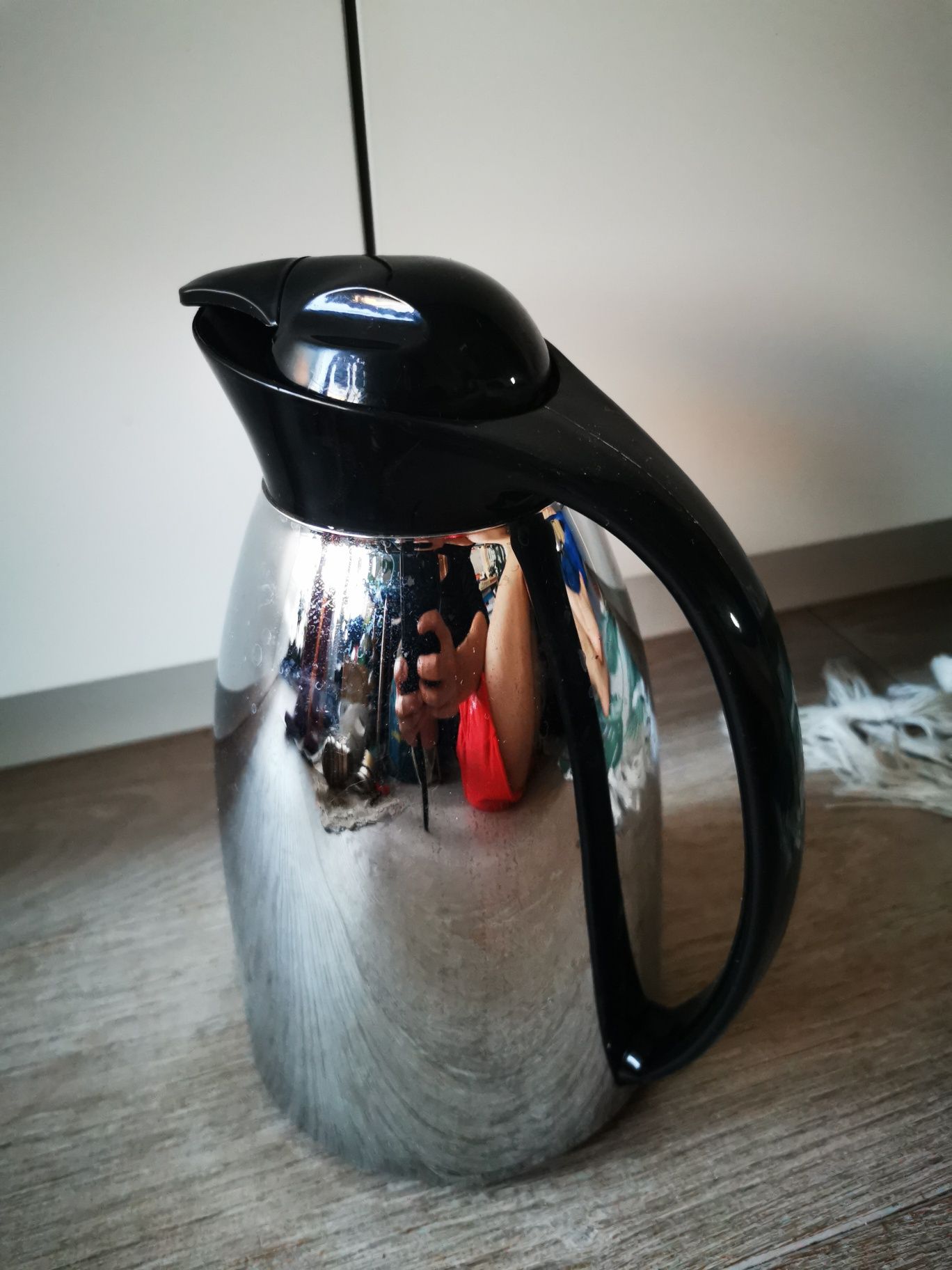 Izolowany dzbanek termos na kawę herbatę 1,5 l srebrny idealny stan