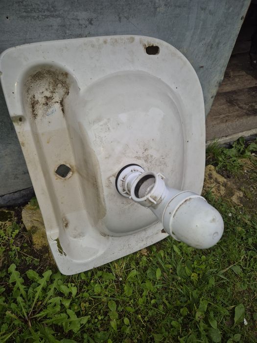 Умивальники старі 2 шт