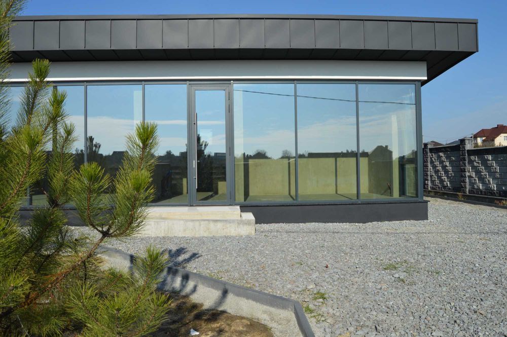 Будинок з фальцевим дахом та панорамним заскленням 75м² та 4 сот Тинне