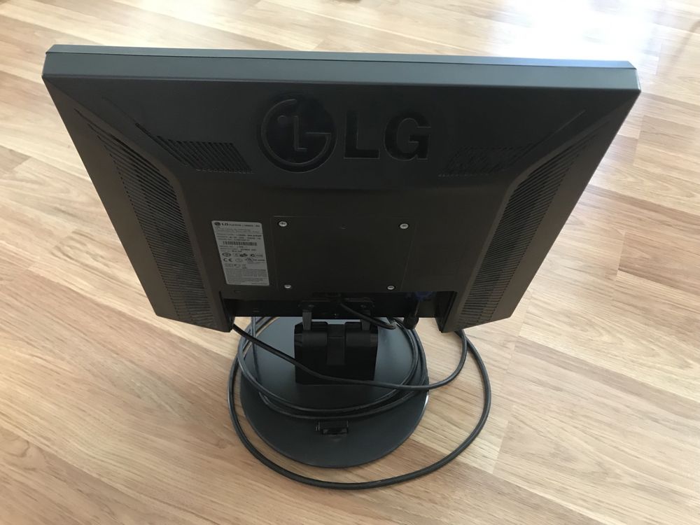 Монітор LG Flatron L1950SQ