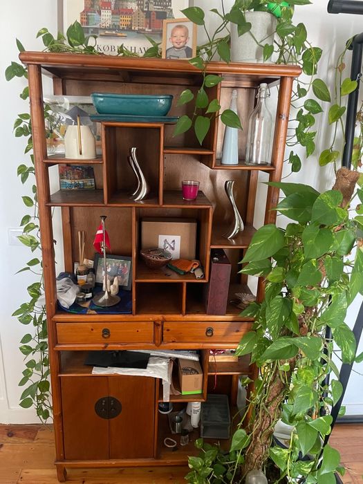 Estante / Aparador em madeira maciça — produção artesanal