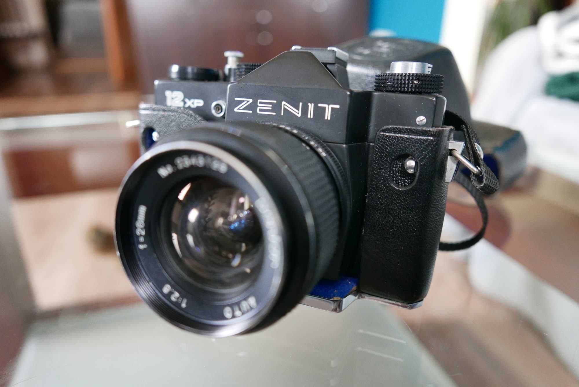 Auto Chinon 55mm f/1,7 Made in Japan. GRATIS Zenit!