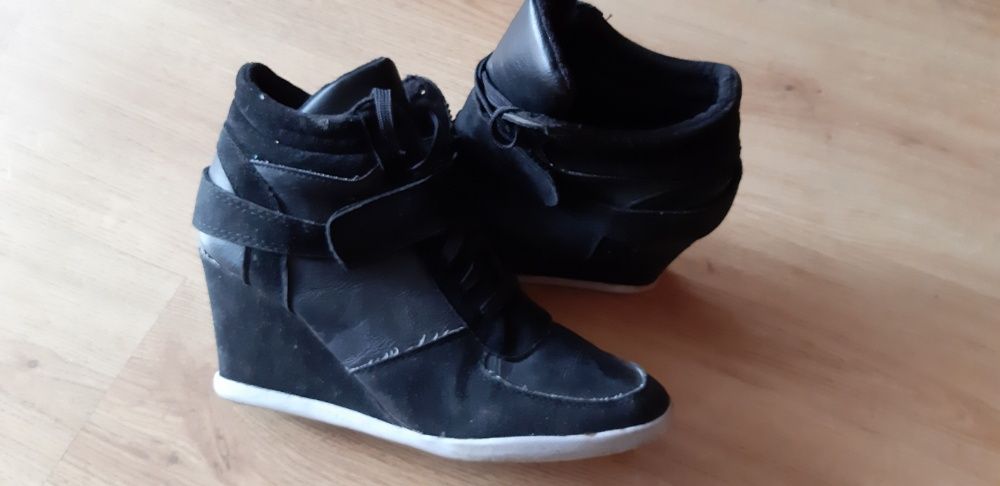 Adidasy na koturnie 40 rozm.