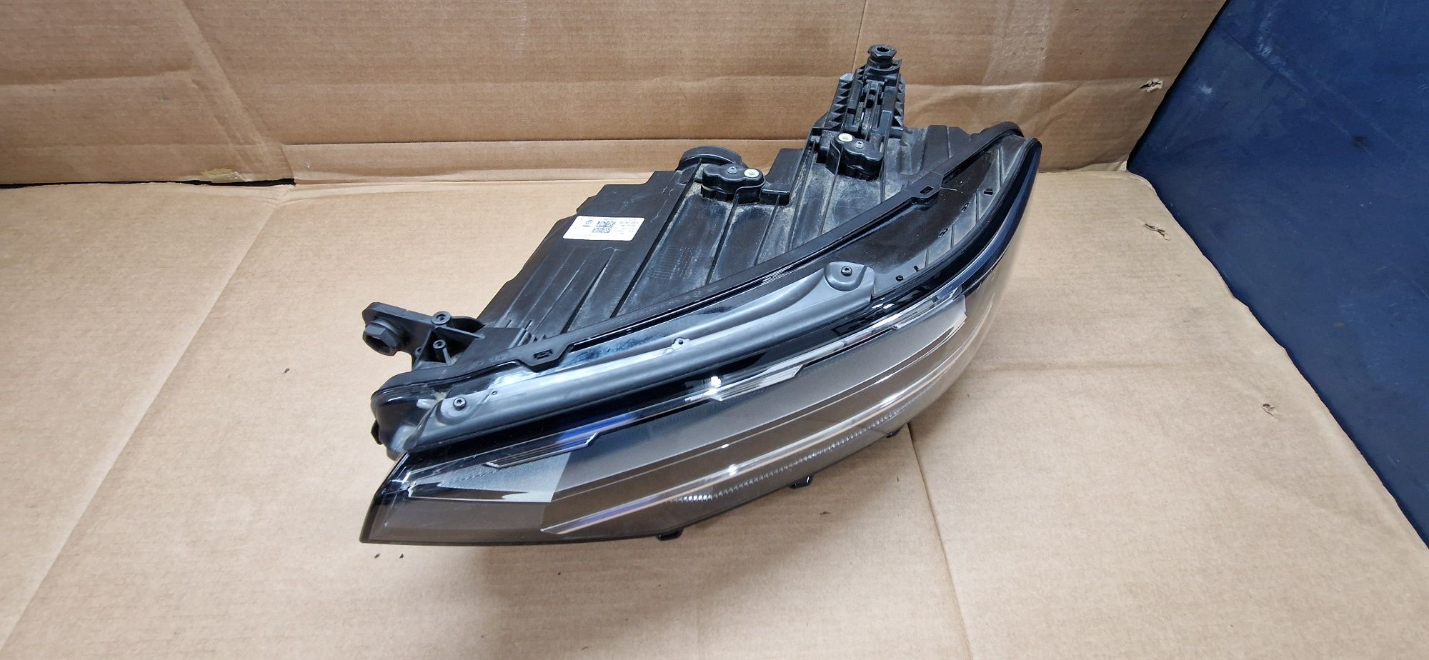 Lampa przod przednia lewa vw passat b8 lift led