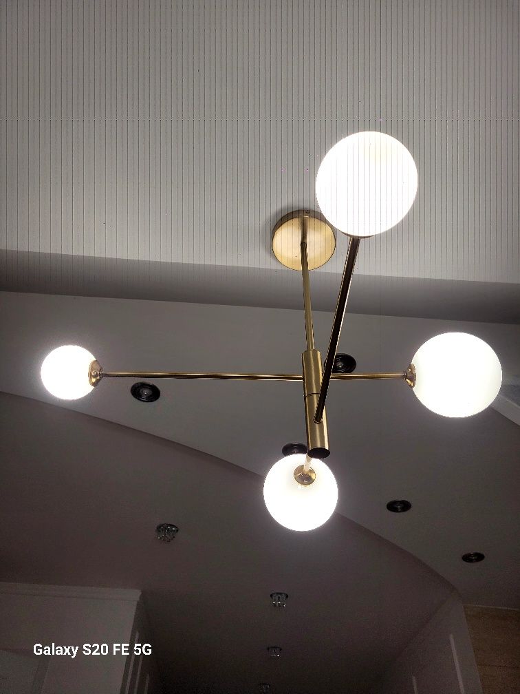 Złota Lampa Dorado białe kule