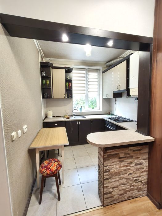 Центр міста. Оренда частина будинку з окремими своїм двором та входом.