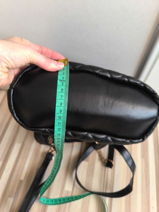 Pikowany plecak, złote dodatki, damski, pojemny, średni